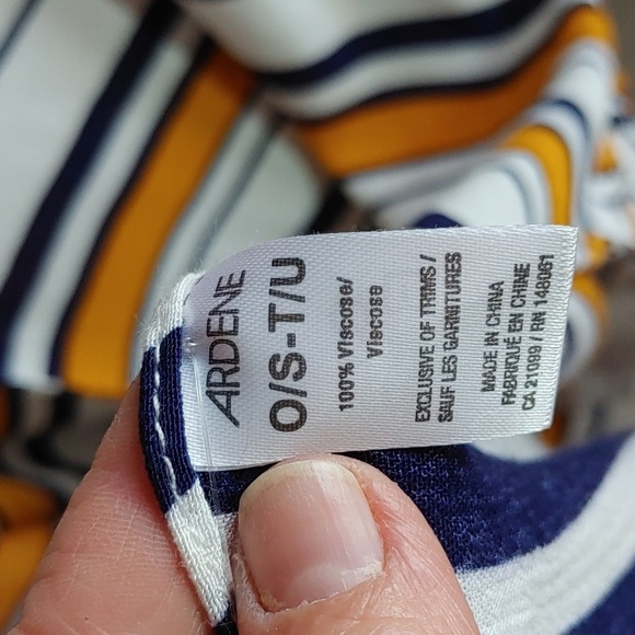 🌸Host Pick🌸NWT Women's Striped Vest - Picture 5 of 7